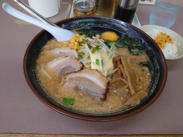 「デラックスラーメン」@くるまやラーメン 下諏訪店の写真