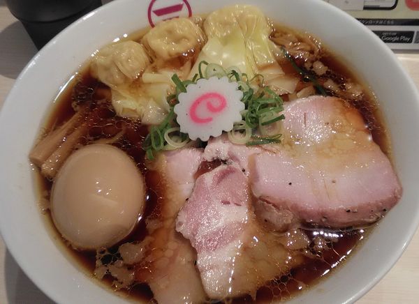 「特中華そば」@横浜中華そば 維新商店 みなとみらい店の写真