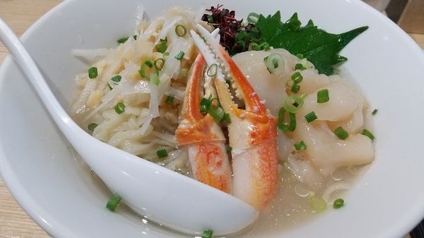 「冷静ホタテそば（限定1200円）＋ライス」@中華ソバ ビリケンの写真