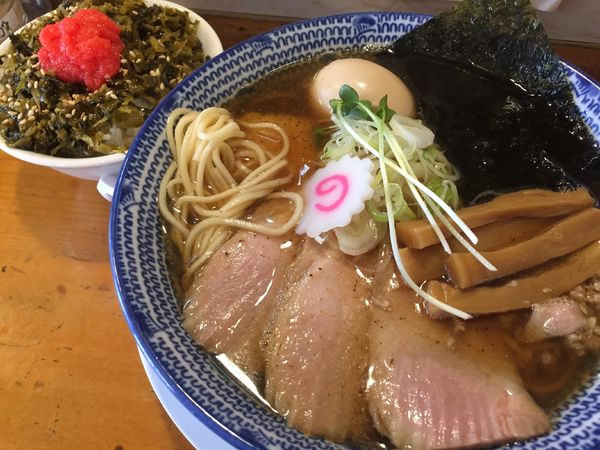 「らーめん（850円）＋チャーシュー＋明太子高菜ご飯」@さんのじの写真