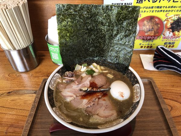 「特製すごい煮干しラーメン(太麺)+ビール」@ラーメン凪 浅草店の写真