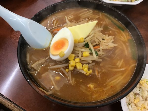 「辛味噌めん770円他」@らーめん珍来 新三郷店の写真