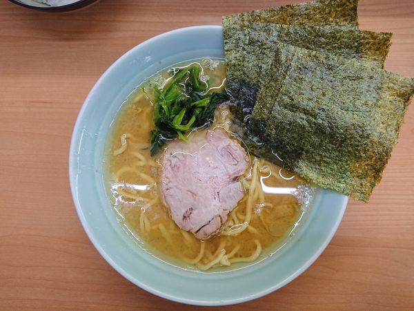 「ラーメン￥700＋半ライス￥100」@横浜家系ラーメン 二代目 梅家の写真