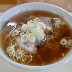 ラーメン…700円‬