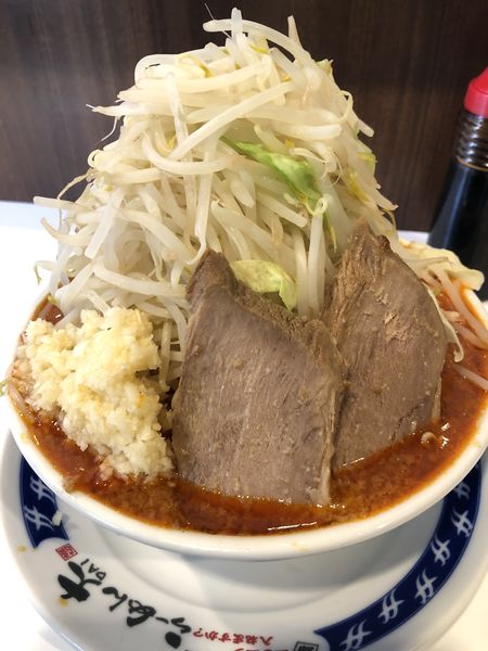 「赤らーめん中盛り(野菜マシニンニクマシ)」@ラーメン大 柏店の写真
