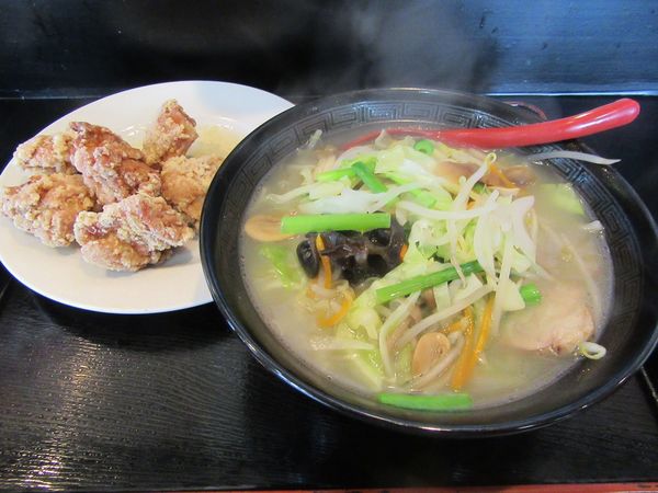 「野菜湯麺（６８０円）＋鶏肉の唐揚げ７８０円」@台湾料理 開源の写真