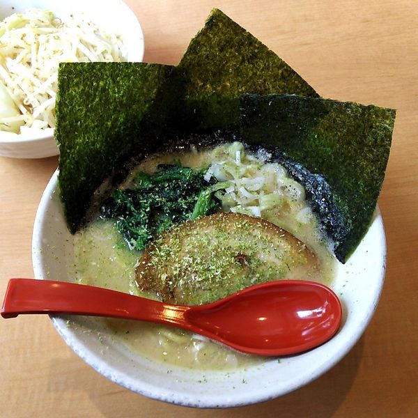 「塩とんこつらーめん」@我流らーめん 心瀧の写真