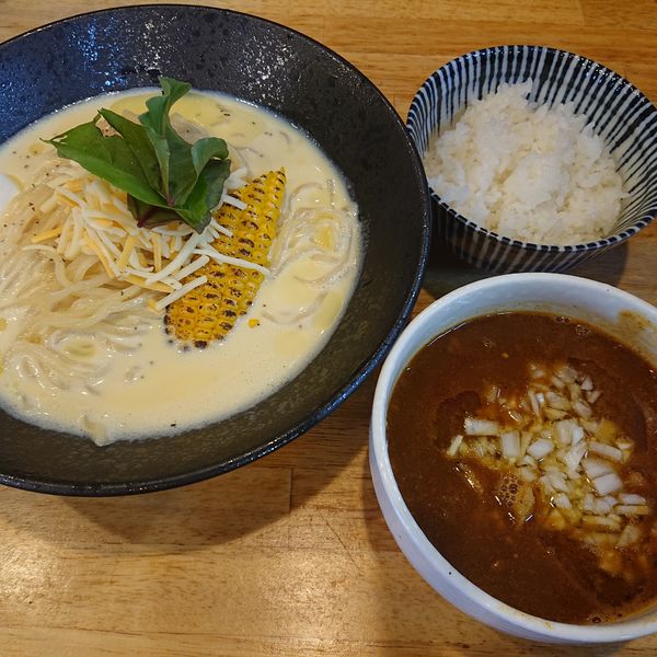 「ゴールドラッシュカレーつけ麺950円大盛150円ライス100」@寿製麺よしかわ 坂戸店の写真