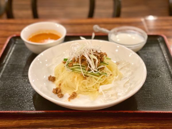 「坦々冷麺 850(税込935)」@海鮮餃子 帆船 プレナ幕張店の写真