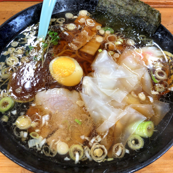 「ワンタンメン　770円（税込）」@東天紅の写真