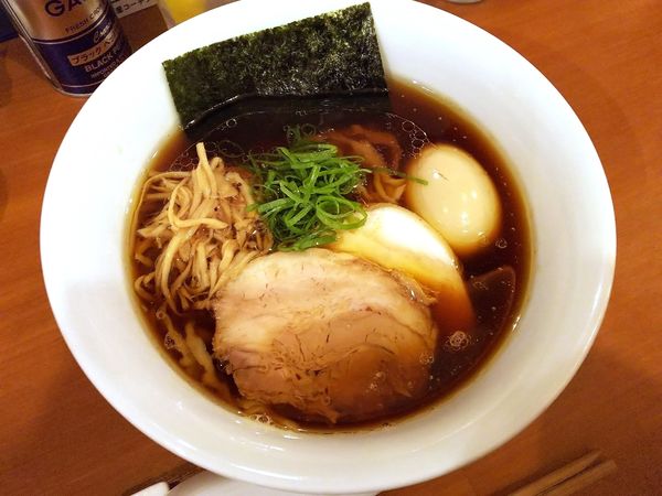 「味玉ラーメン（醤油）　950円」@自家製手もみ麺 鈴ノ木の写真