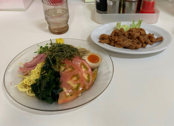 「冷やし中華 ホルモン焼き」@ラーメンHOT めん花の写真