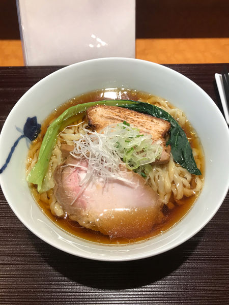 「醤油(中太手もみ麺) 800円」@麺 みつヰの写真