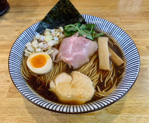 「煮干しそば（黒醤油）」@寿製麺よしかわ 坂戸店の写真
