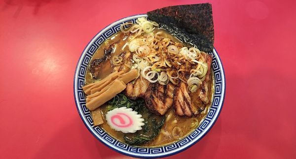 「バラ焼豚ラーメン 1170円  麺大盛り 100円」@ラーメンいっとくの写真