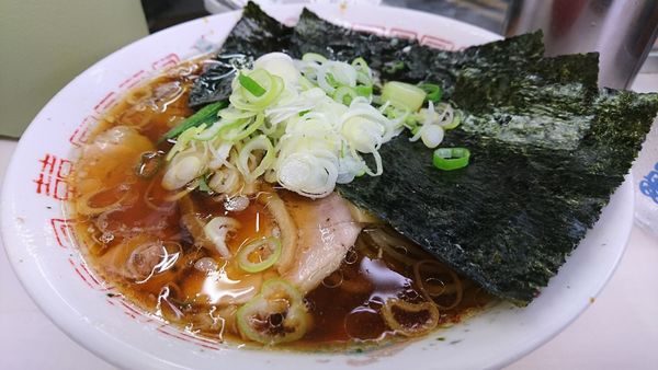 「【昼】青島ラーメン+薬味刻みねぎ+6つ切りのり5枚」@青島食堂 秋葉原店の写真