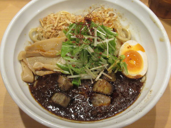 「【限定】炙り麻婆まぜそば（900円）」@らーめん福の神 松岡店の写真