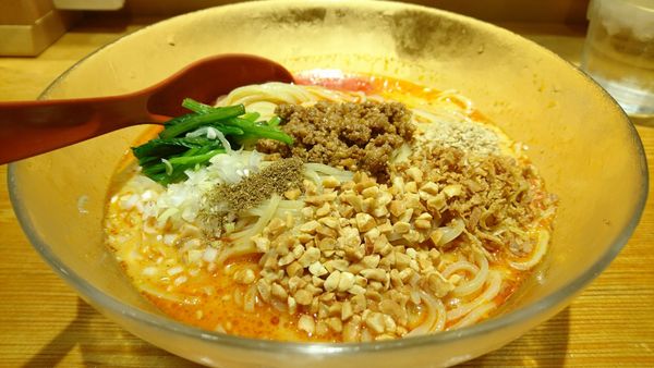 「【夜】限定：あごだし冷し担々麺」@焼きあご塩らー麺 たかはし 新宿本店の写真