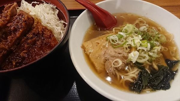 「ミニラーメン＆ミニソースかつ丼」@なん・なん亭 丸岡店の写真