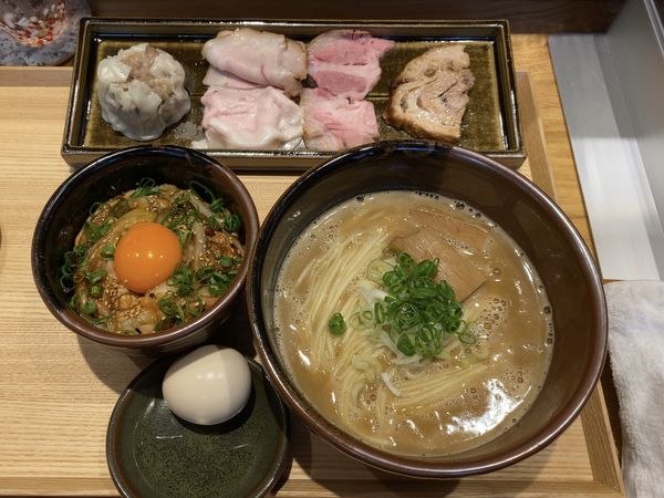 「らぁめん（並）＋特選全部乗せ＋比内地鶏半熟味玉 他」@中華蕎麦 とみ田の写真