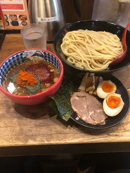 「灼熱つけ麺(極限)＋大盛＋三田盛」@つけ麺専門店 三田製麺所 新宿西口店の写真