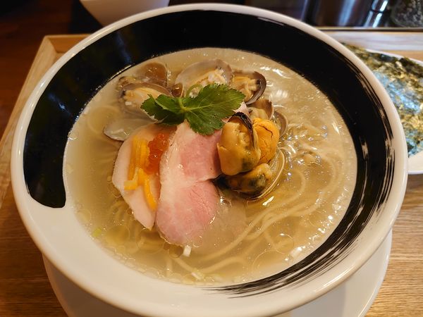 「浅蜊とムール貝の汐そば 有明海産のり」@麺処しろくろの写真