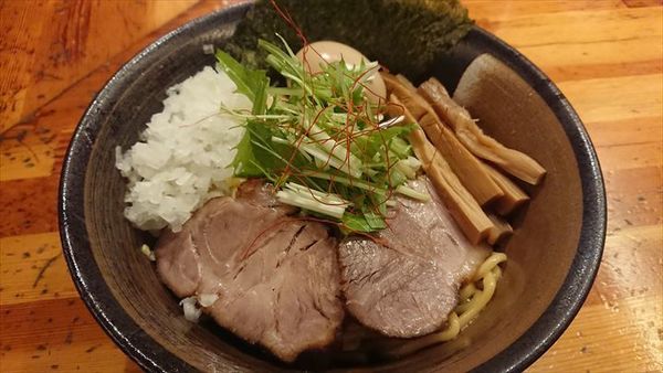 「比内地鶏のあぶらそば味玉付き」@瞠 池袋店の写真