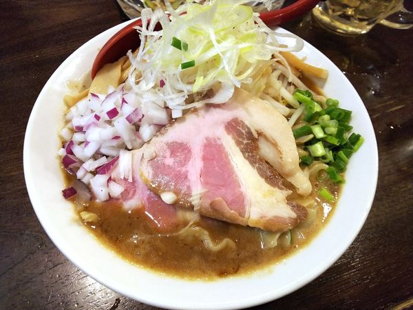 「濃厚豚骨魚介そば」@立ち呑み居酒屋 金町製麺の写真