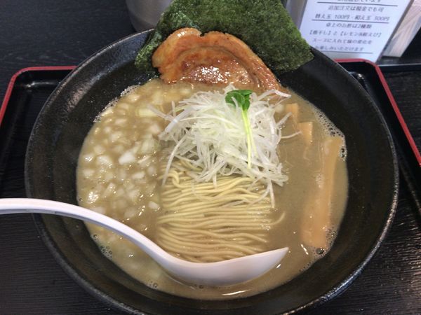「らーめん 煮干し濃いめ(追い煮干し付き)」@煮干しらーめん専門店 麺屋 晴の写真
