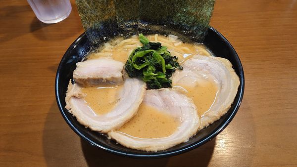 「特製チャーシューメン（味噌）950円+半チャーハン350円」@歩家の写真