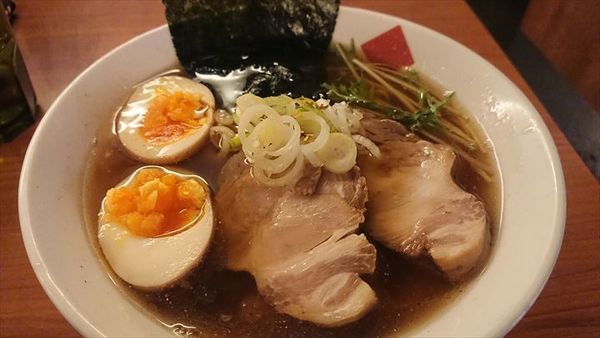 「東京醤油中華そば」@東京の中華そば ちよがみの写真