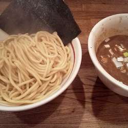 つけそば濃厚豚骨正油(中盛り)900円