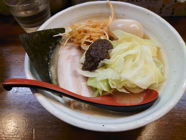 「熟成練り醤油らーめん 味玉」@『   』（無銘）の写真