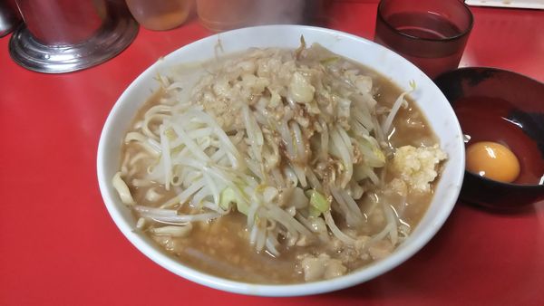 「小ラーメン 麺半分ﾆﾝﾆｸｱﾌﾞﾗ 生卵」@ラーメン二郎 仙台店の写真