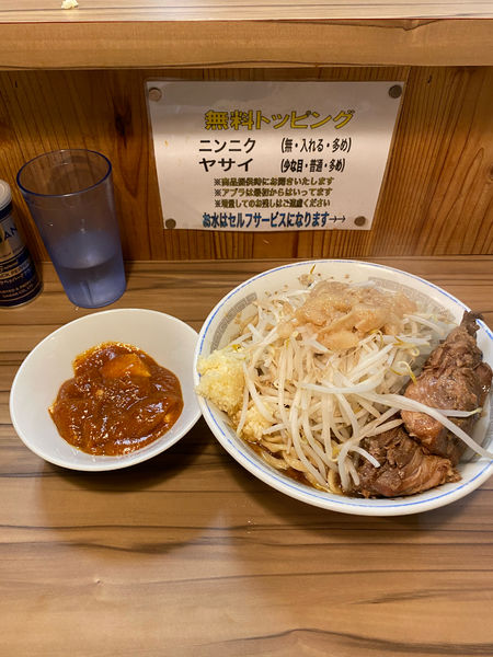 「ラーメン、別皿マーボー」@ヒノブタセカンド 南越谷駅前店の写真