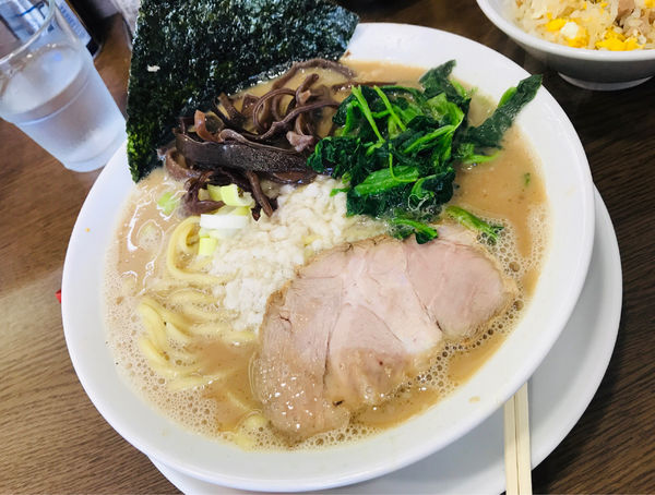 「ラーメン＋チャーハン」@うまいヨ ゆうちゃんラーメンの写真