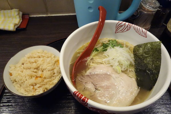 「貝出汁白醤油らーめん+だし炊きご飯」@麺処 あす花の写真