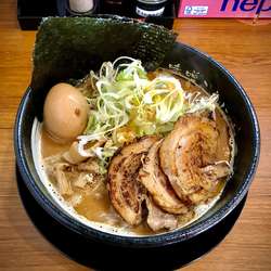 全部のせ海老味噌ラーメン大盛り