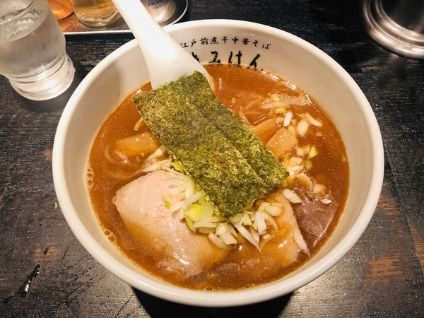 「中華そば醤油」@江戸前煮干中華そば きみはん 五反田店の写真