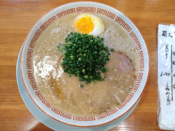 「博多こってり（はりがね）＋替え玉（はりがね）×2」@濃厚豚骨らーめん 博多一路の写真