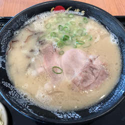 博多豚骨ラーメン　858円