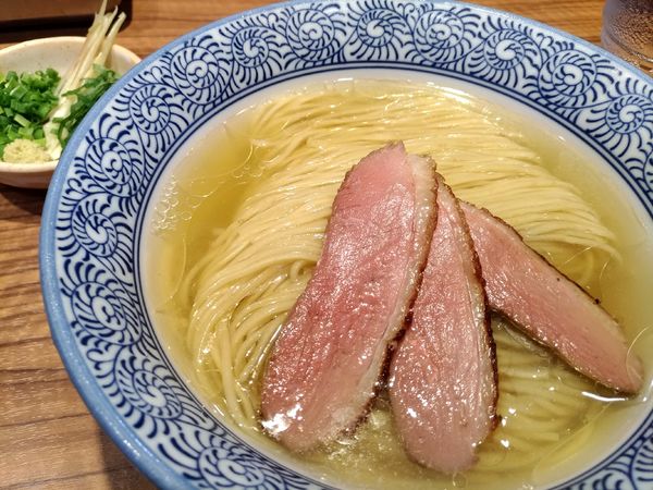 「【限定】鶏節と煮干しの冷製らーめん（中盛 1,100円）」@ラーメン燈郎の写真