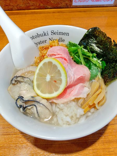 「牡蠣と帆立の冷やしそば+炙り真鯛御飯」@寿製麺よしかわ 川越店の写真
