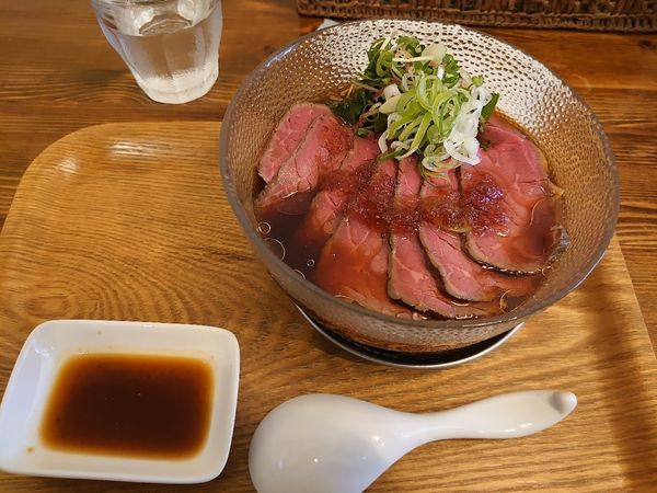 「限定めん ロースビーフ冷 かつおぶし」@麺屋 花枇の写真