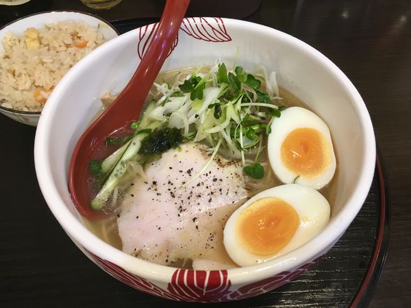 「サッポロラガービール赤星→冷やししおらーめん＋味玉＋ごはん」@麺処 あす花の写真