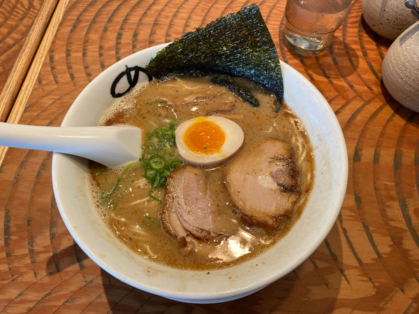 「魚介とんこつラーメン」@麺屋 めん虎の写真