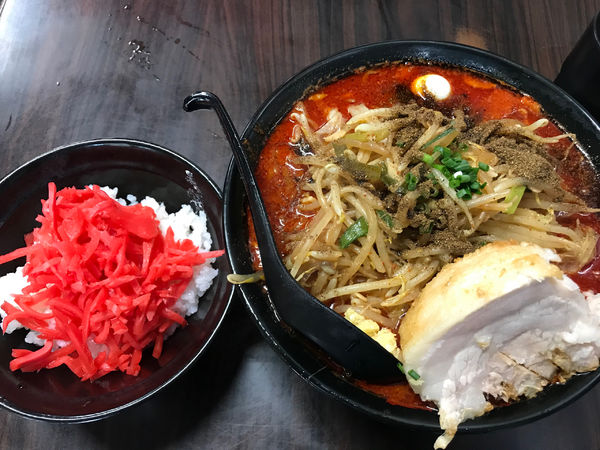 「大辛野菜麺、辛さ2倍、チャーシュー、半ライス」@元祖旨辛系タンメン 荒木屋の写真
