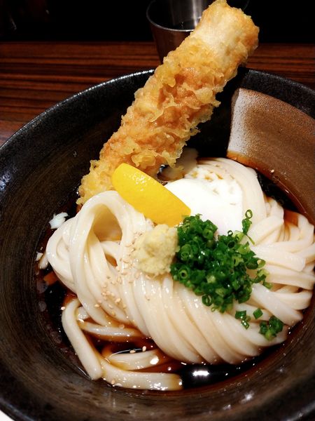 「鯛ちくわ天と温泉玉子のぶっかけ」@うどん屋 きすけの写真