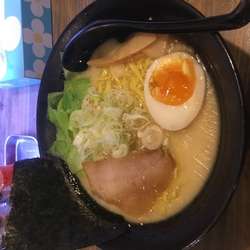 塩豚骨ラーメン