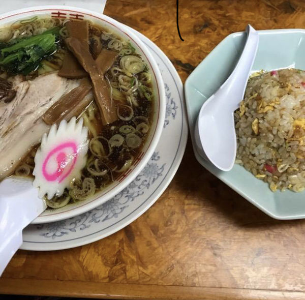 「ラーメン半チャーハン」@かし亀の写真